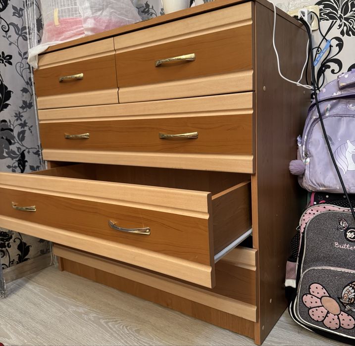 Комод для особистих речей