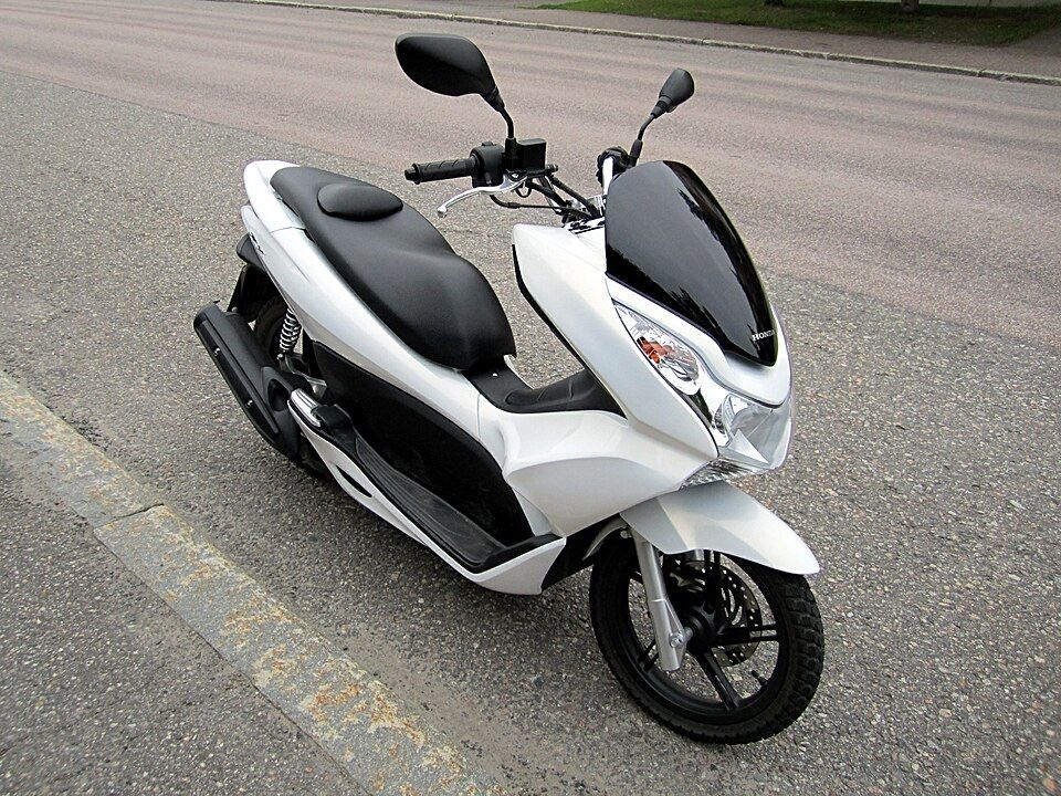 Alugo scooter honda pcx