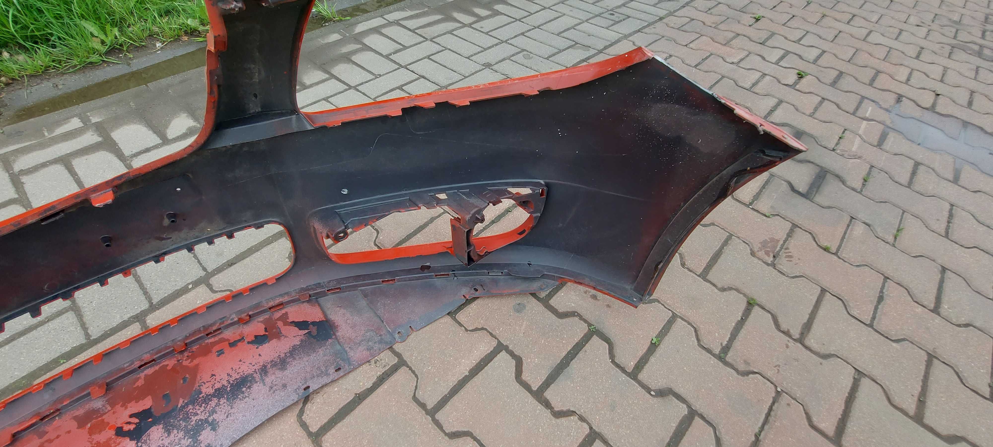 Skoda Fabia II czerwony zderzak przedni uszkodzony
