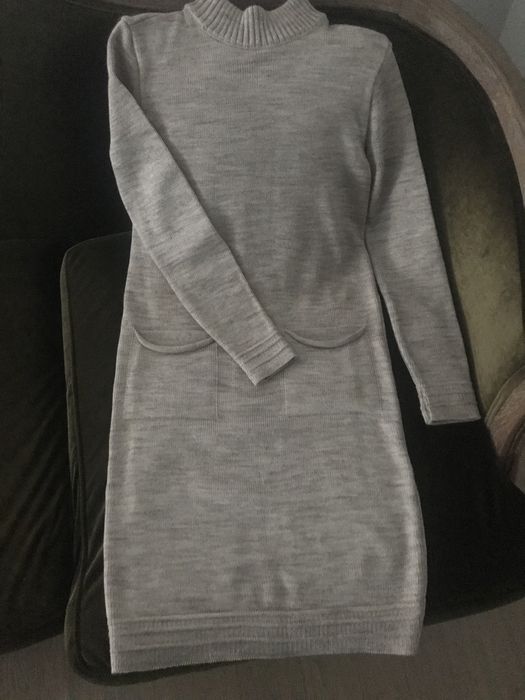 Продам теплое  трикотажное платье