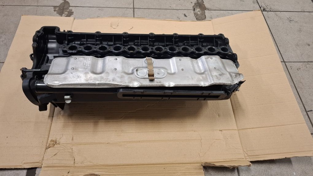 Pokrywa zaworów Bmw 3.0d M57n2  e90 e91 e60 e61 e70 e83 e65 x3 x5 x6