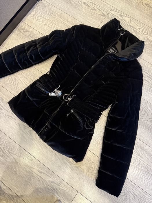 Продам теплу куртку Guess
