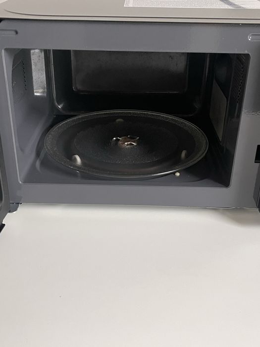 Kuchenka mikrofalowa w bardzo dobrym stanie