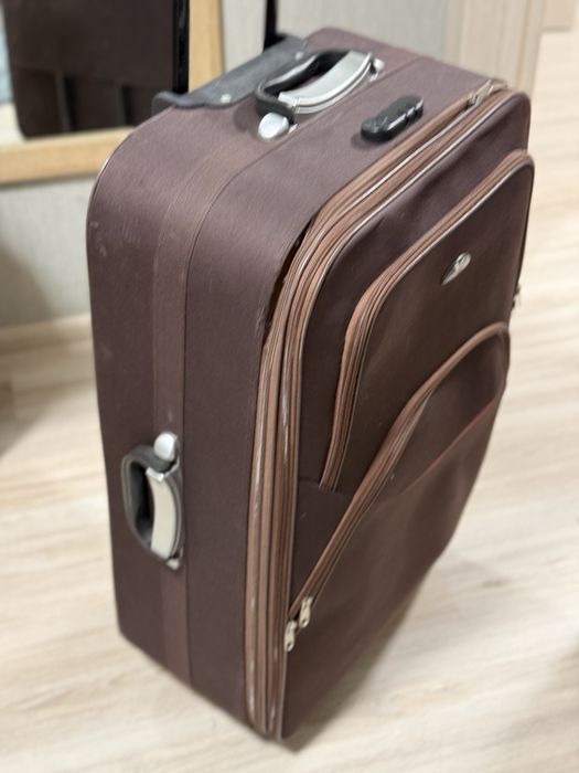 Велика валіза для подорожей, недорого