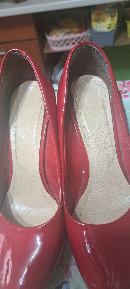 Buty włoskie na szpilce.SALA