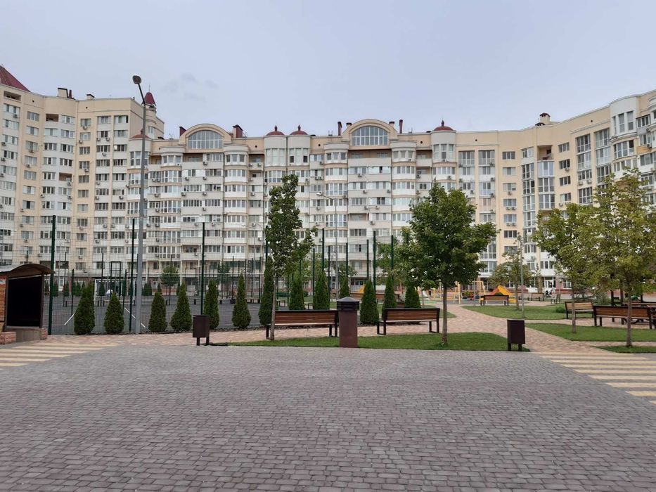 Продаю окремо розташоване приміщення на 5 квартир  в ЖК Рів"єра Микола