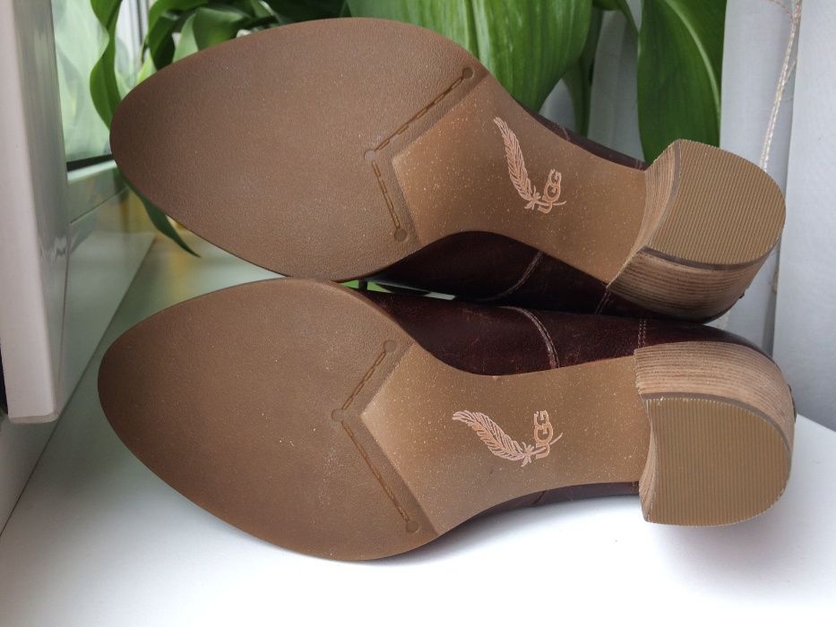 Шкіряні черевики (ботильйони) UGG Mackie, 36