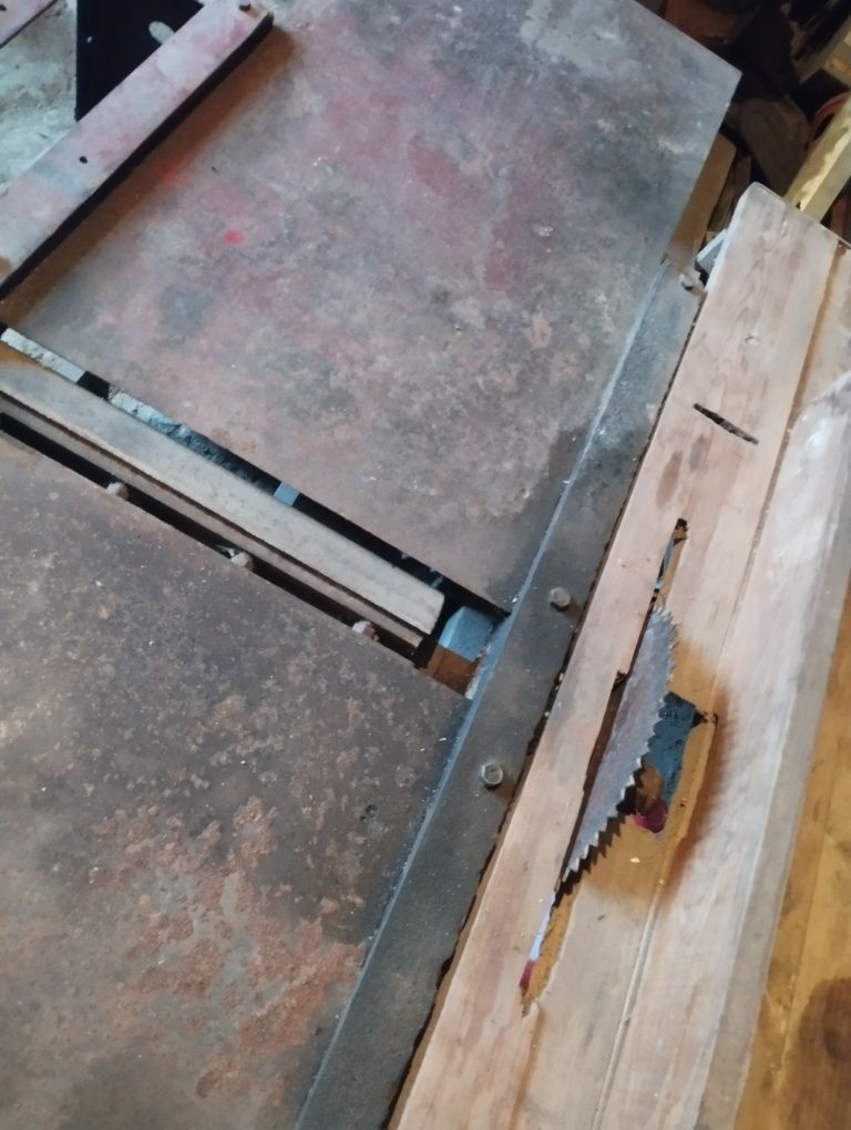 Продам циркулярку з фуганком