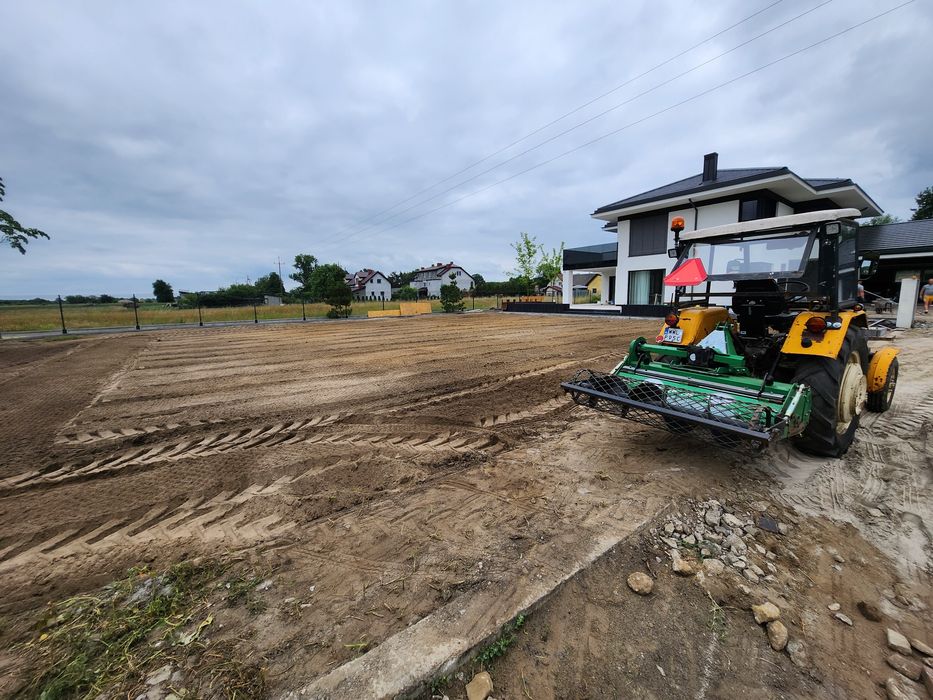 Koszenie łąk traw nieużytków kosiarka bijakowa mulczer