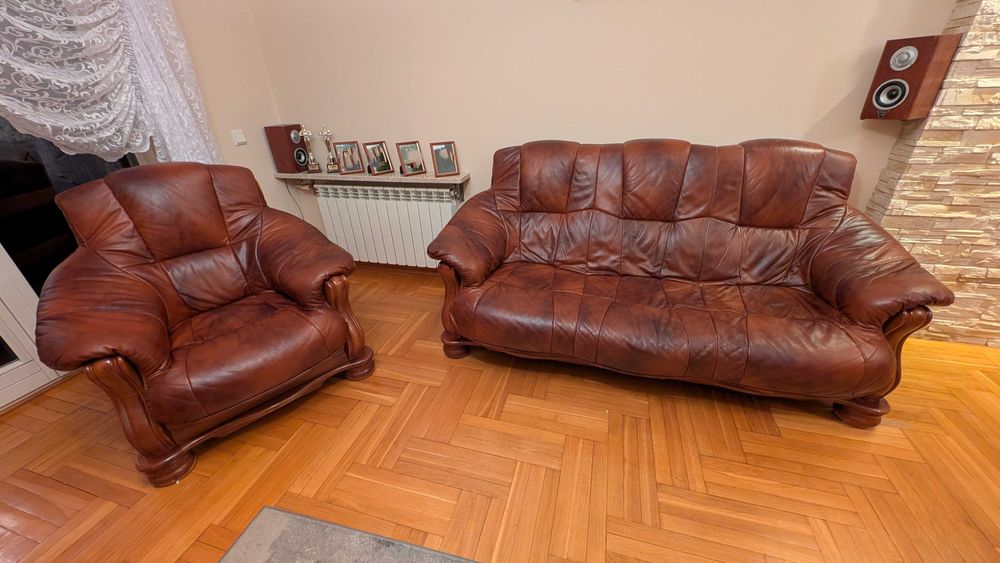 Skórzana kanapa z funkcją spania + fotel
