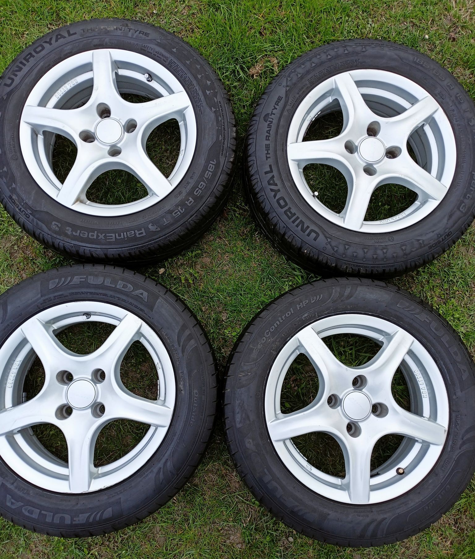 Sprzedam felgi 15"  4x108 z oponami 185/65