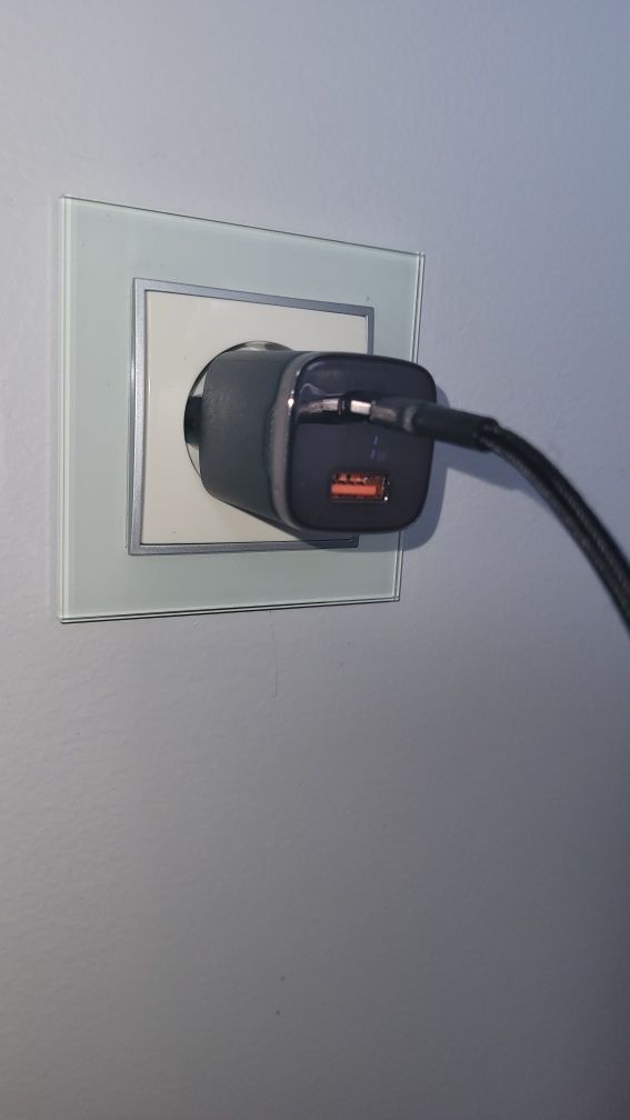 Ładowarka Essager 33W GaN, USB-A + Type-C, PD 3.0 QC 3.0