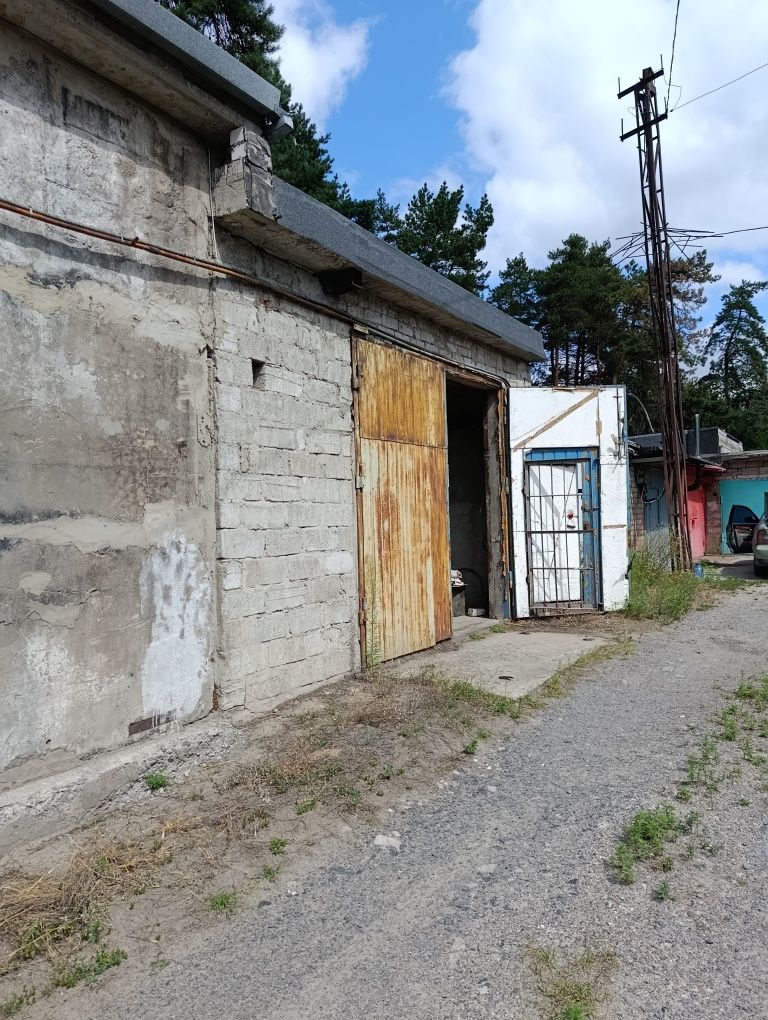 Продається великий гараж у Золотніще
