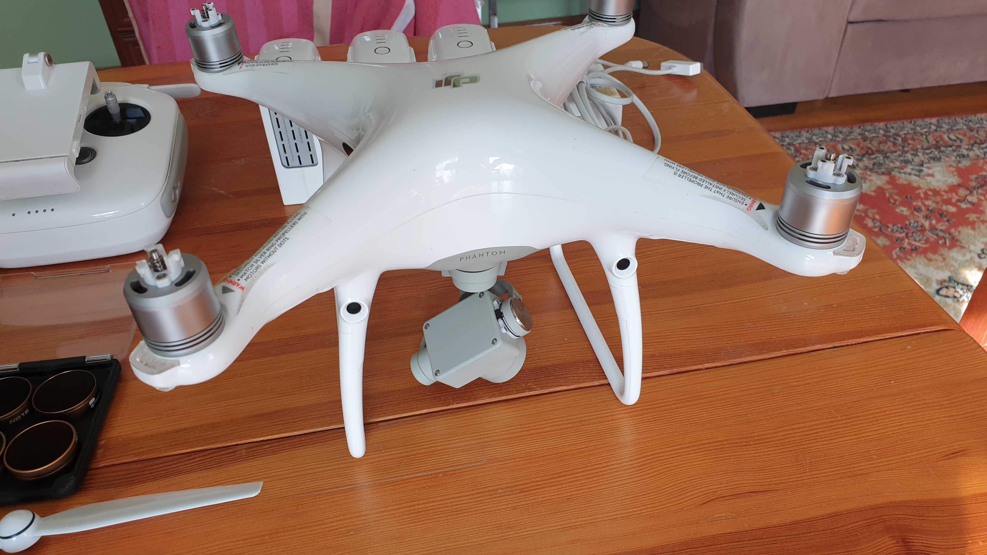 Sprzedam drona dji phantom 4 pro  stan bardzo dobry