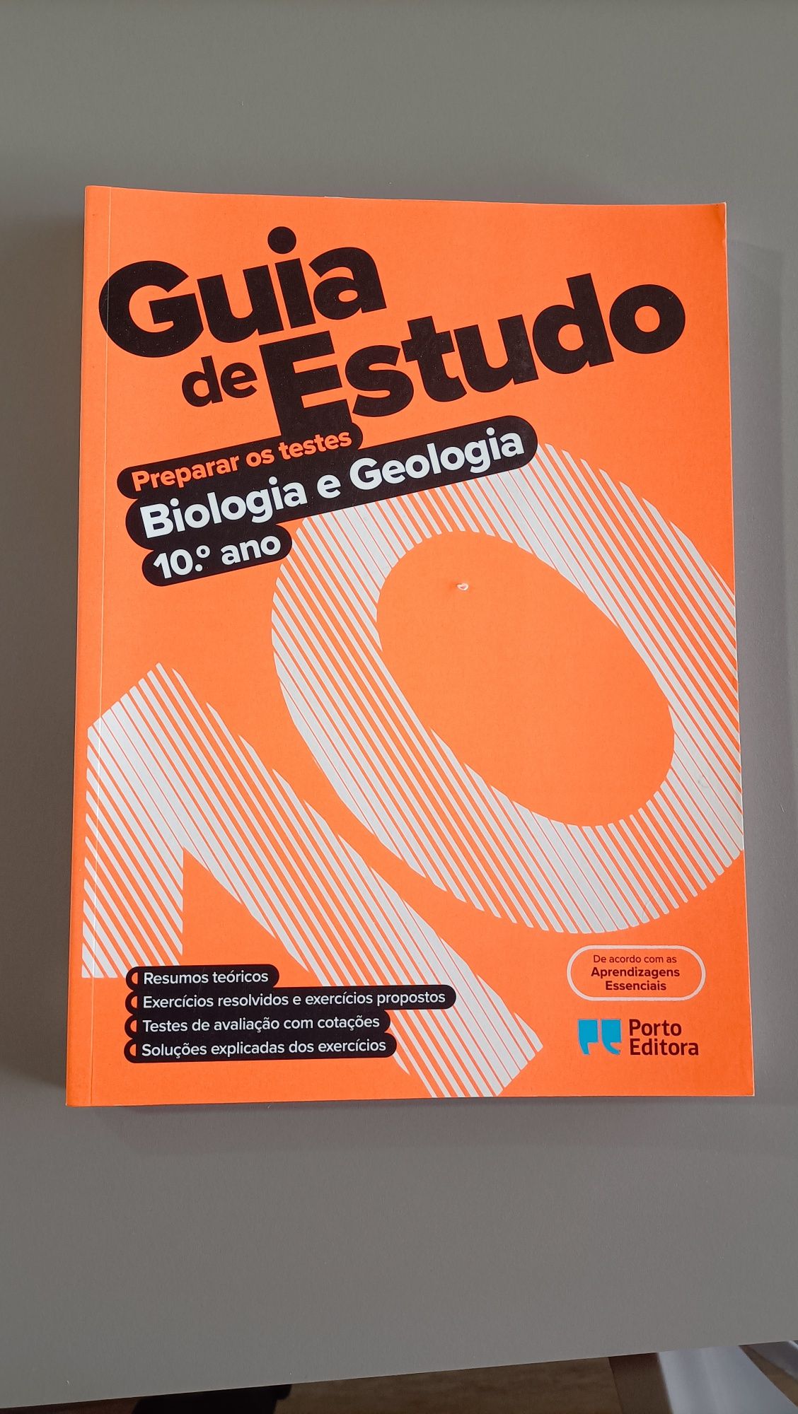 Livro preparação exame Biologia e geologia