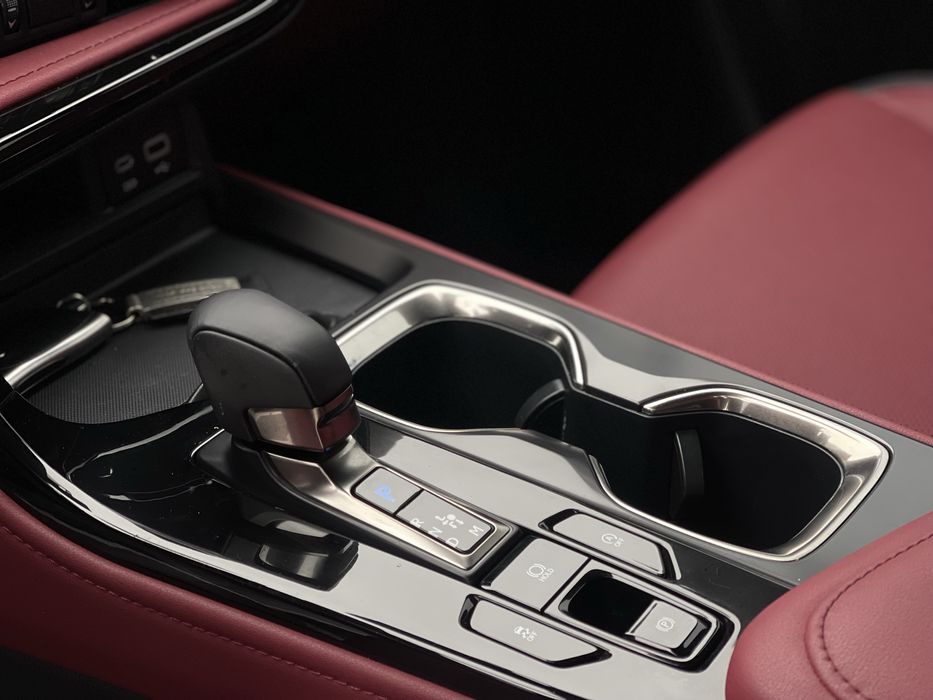 LEXUS NX250 2024 14 тыс км