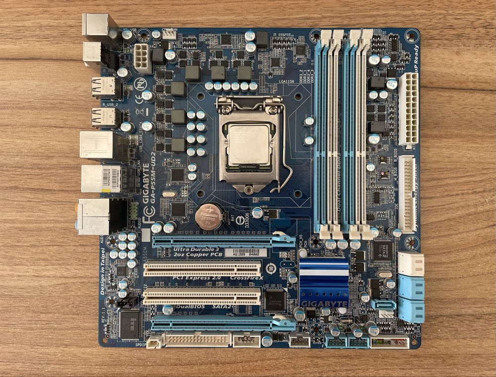 GIGABYTE GA-P55M-UD2 (LGA 1156) / XEON X3450 / DDR3 1333MHz (2x4Gb)