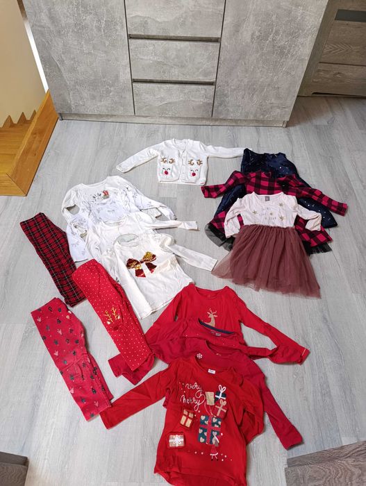 Paka ubranek świątecznych dla dziewczynki 104