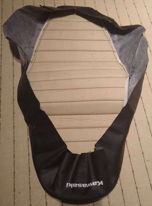 фирменный новый чехол на сидение Kawasaki W 650 W 800  седло