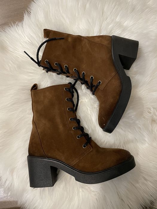 ТЕРМІНОВО Ботильйони чобітки ботинки Fly London