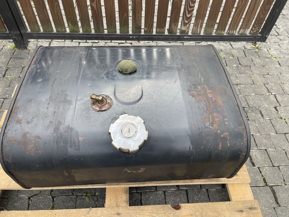 Бак паливний MAN. Ман