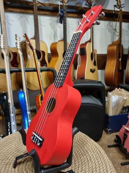 Ever Play Rainbow UC21SM+ Red drewniane ukulele sopranowe UC-21-SM