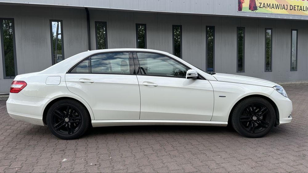 Mercedes W212  E200  ** Benzyna ** Zadbany **  Manual 6Biegów