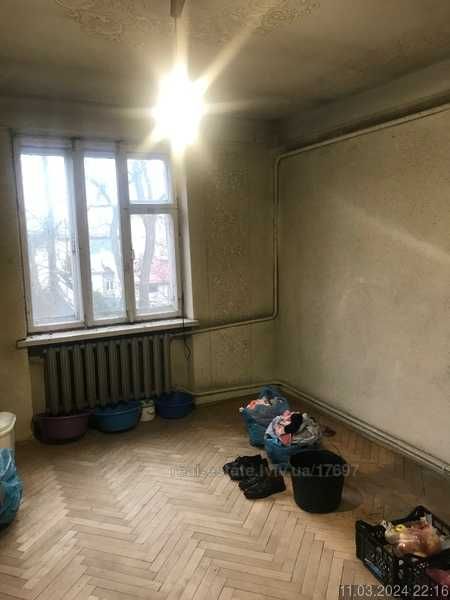 Продам 2 кімнатну квартиру 40 кв.м вул. Шептицьких (Ближній ЦЕНТР)