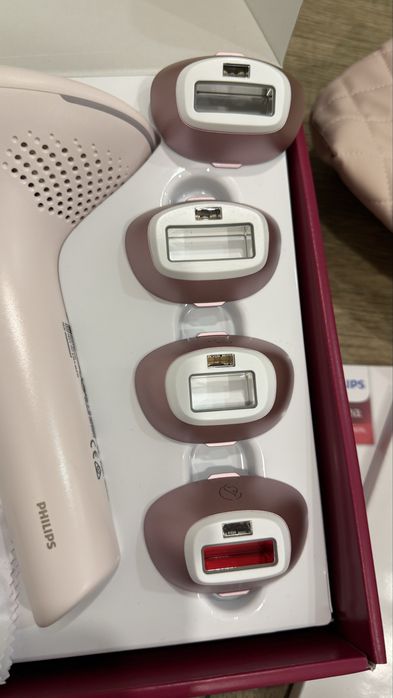 Фотоэпилятор Philips Lumea Series 9900