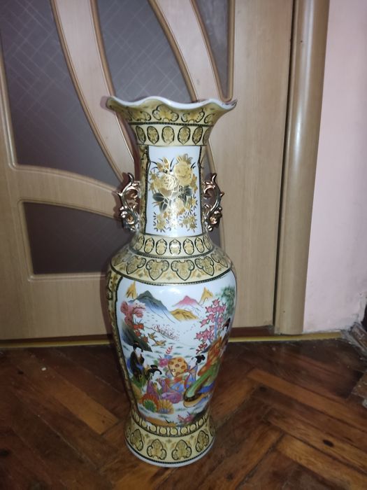 Ваза для квітівв