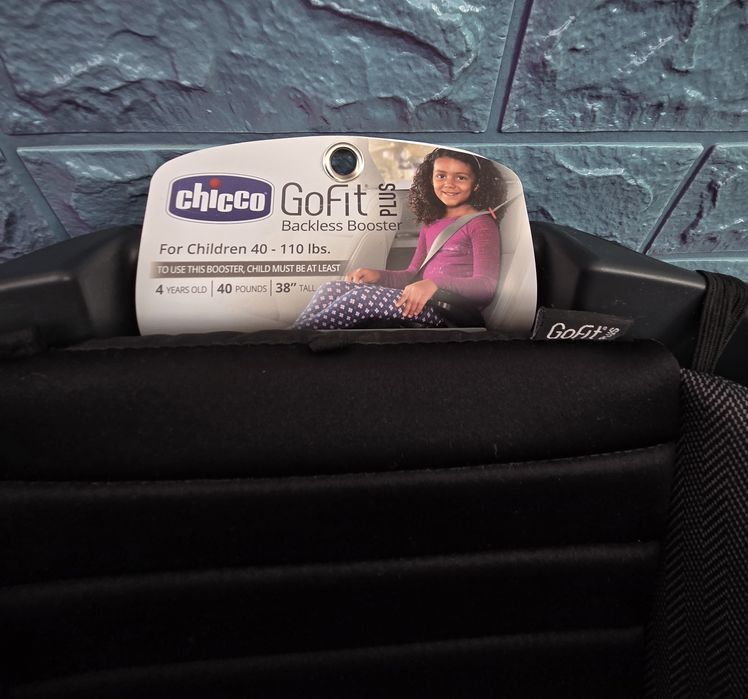 Автокрісло-бустер Chicco GoFit Plus