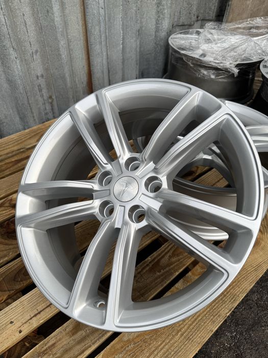 Диски 5/120r19 tesla model s original  по штучно