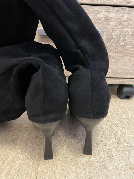 Kozaki wsuwane czarne zamszowe botki szpic szpilki 35