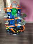 Zestaw Mega Garaż Atak Dinozaura T-Rex Mattel Hot Wheels