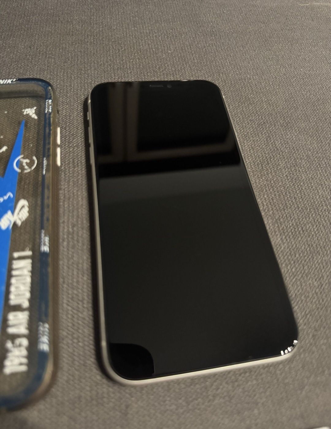 Iphone 11 | 128 GB | etuja | kabel | stan db