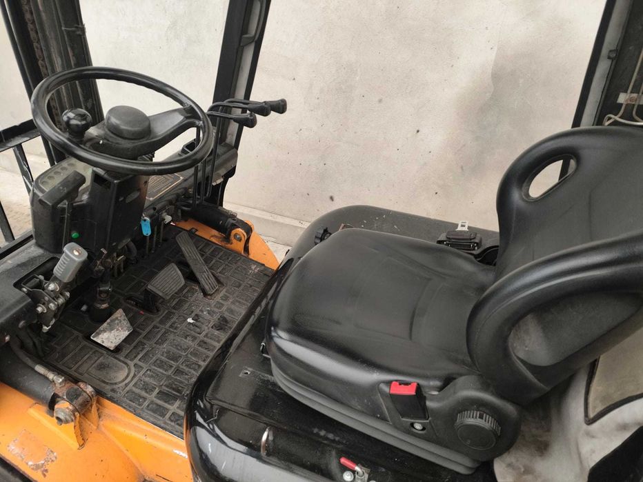 Sprzedam wózek widłowy HC 25 z 2006 roku