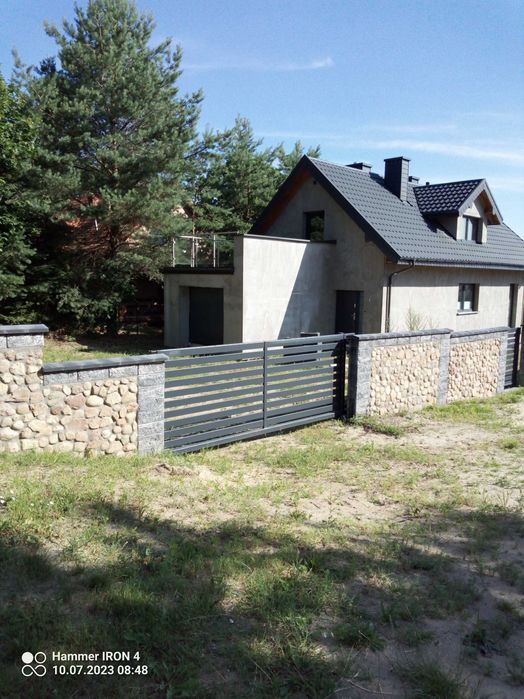 Nowy budynek nad jeziorem Szkotowskim