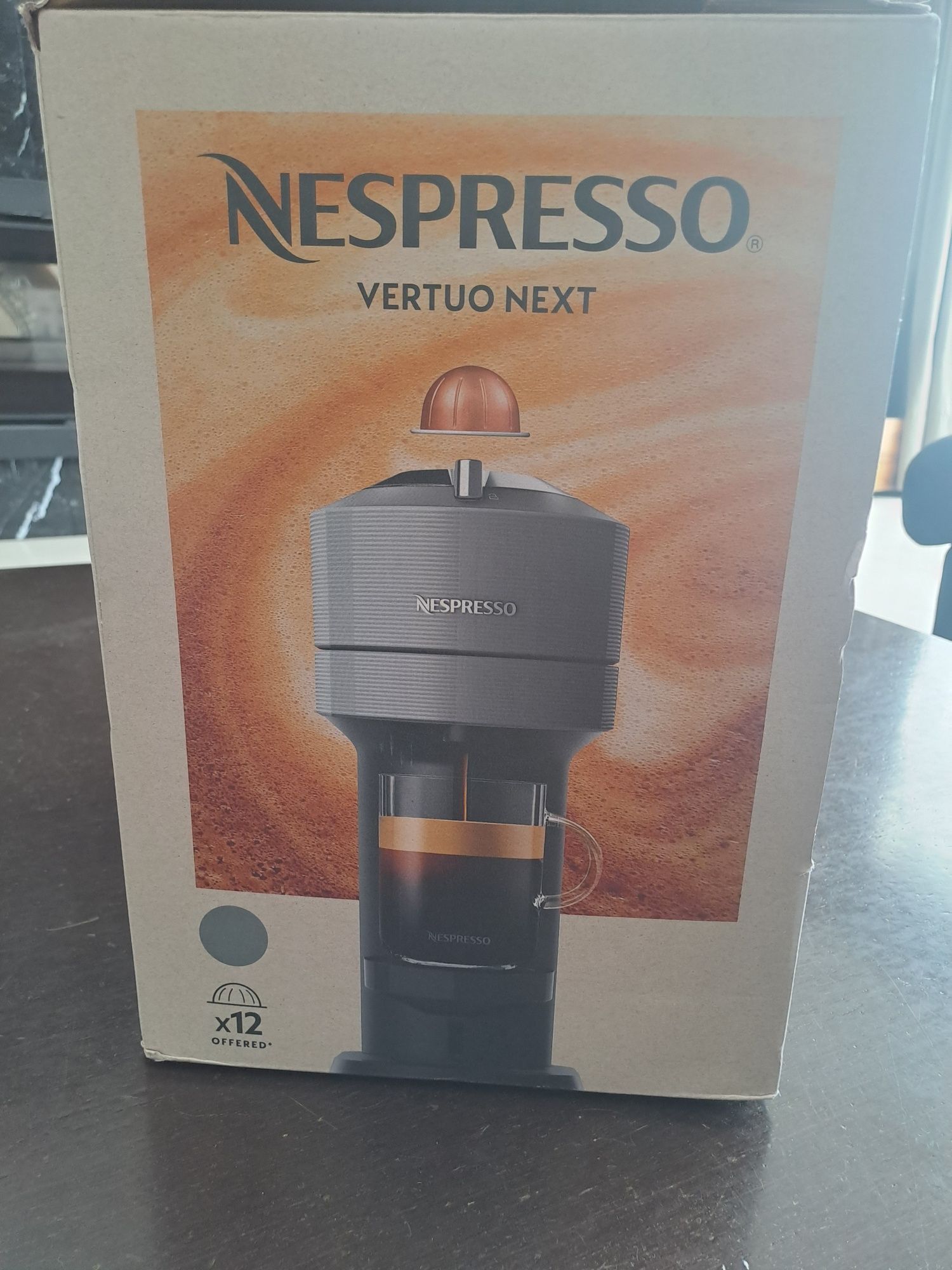 Maquina café Nespresso Vertuo Next nova com garantia
