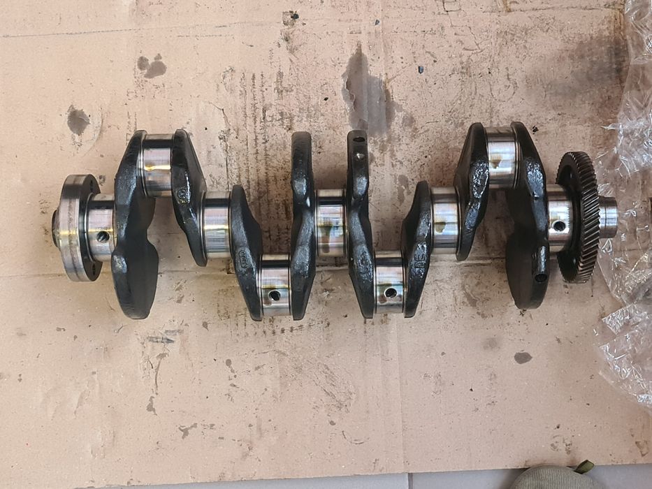 Розбір мотора 2.0 TDI CKRA (USA) гбц, коленвал, масленый насо