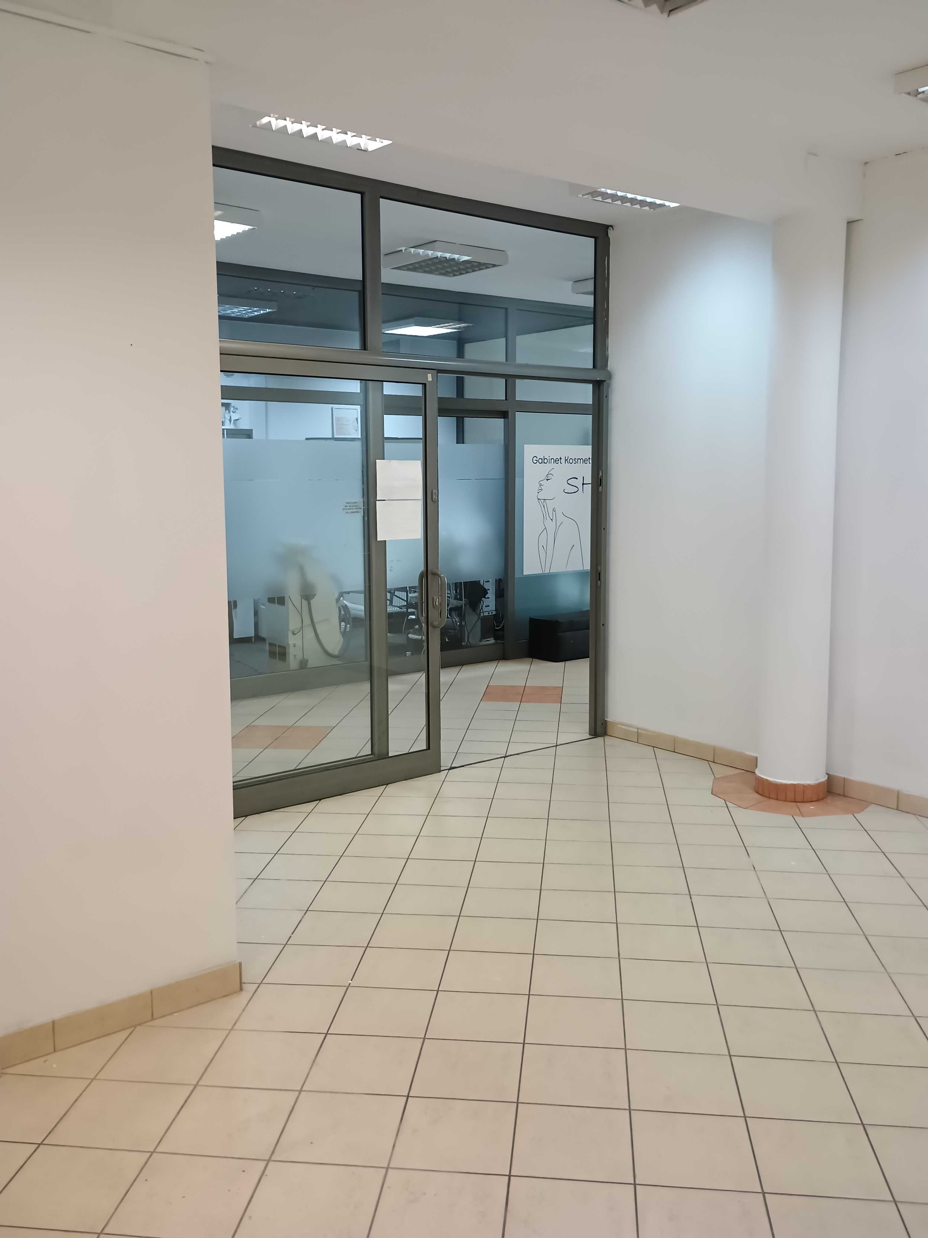 Lokal usługowy 40 m2 Świętojańska 11 parter