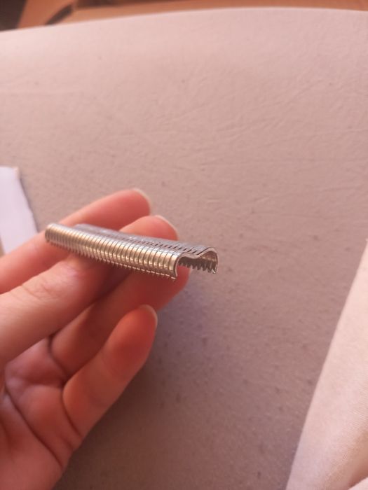 Grampos tipo M para gaiolas