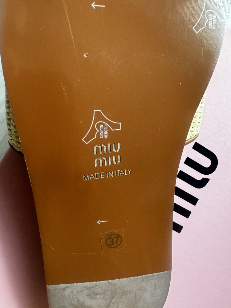 Klapki  Miu Miu  37 logo