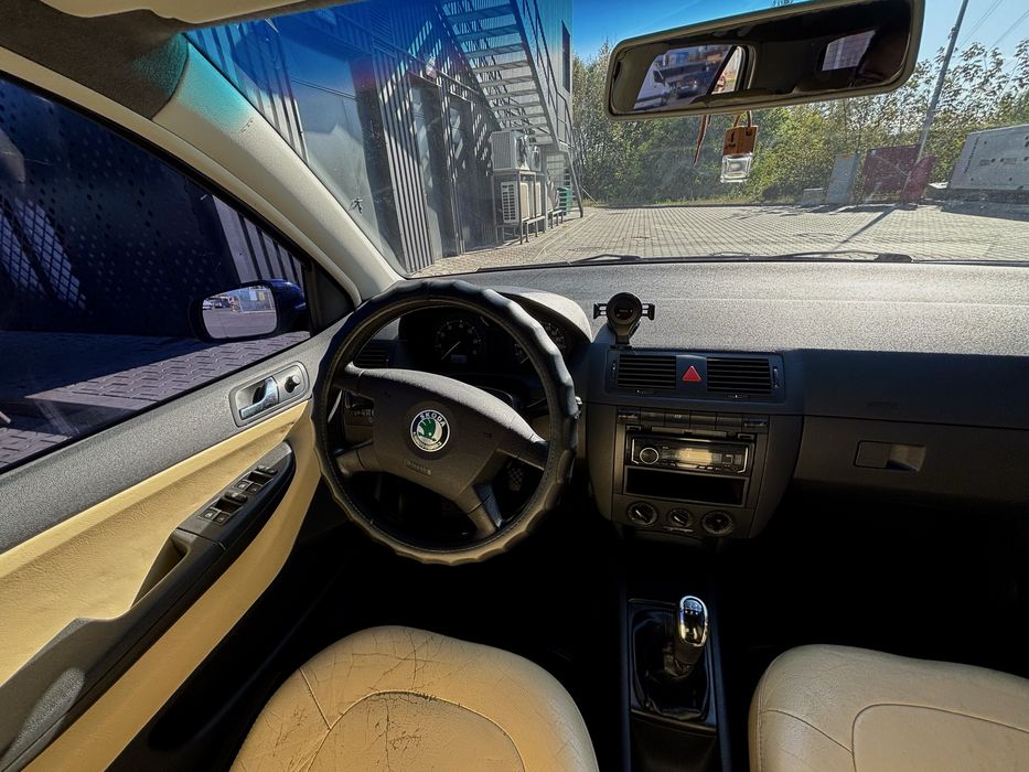 Skoda Fabia 2.0mpi 2002р