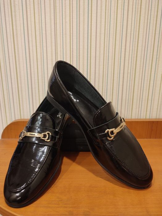 Кожаные лоферы р.37