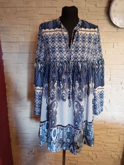 Piękna letnia sukienka rozmiar 44
Brak metki 
Proszę się sugerować wym