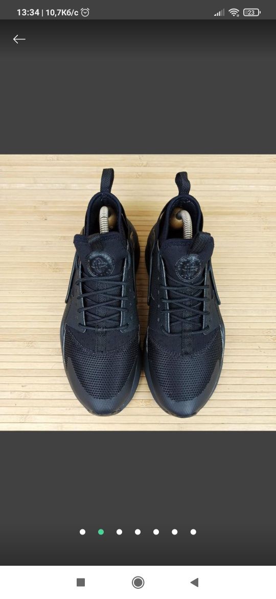 Кросівки Nike Huarache 
Розмір 36,5 (23,5 см.)