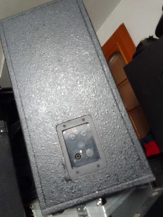 Kolumny pasywne na głośnikach EV