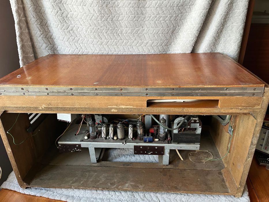 Radio z gramofonem -AIDA 3201