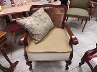 Piękny fotel stylizowany z rattanem w bardzo dobrym stanie