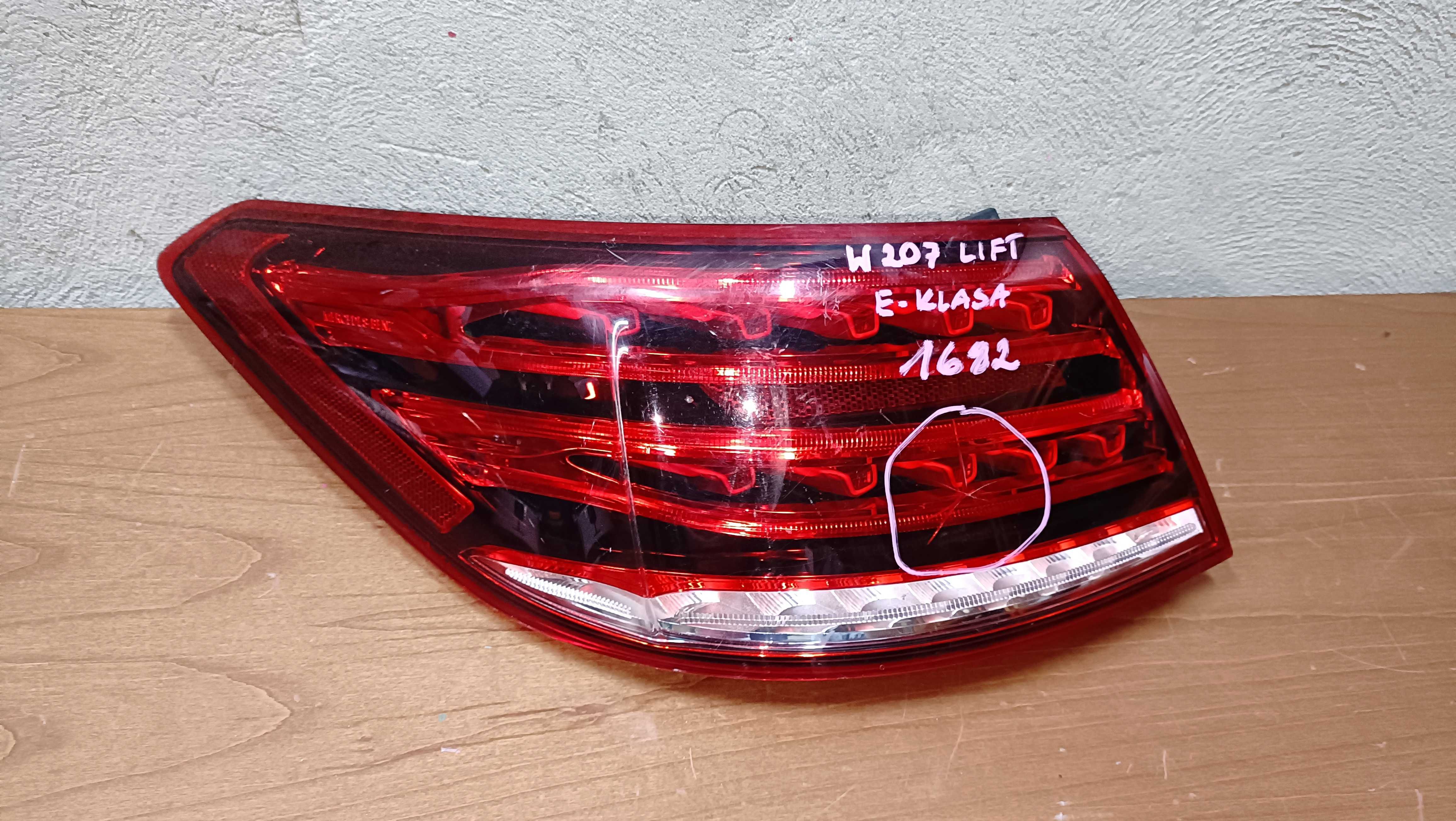 Mercedes E-klasa W207 Lift Lampa LED tył lewa